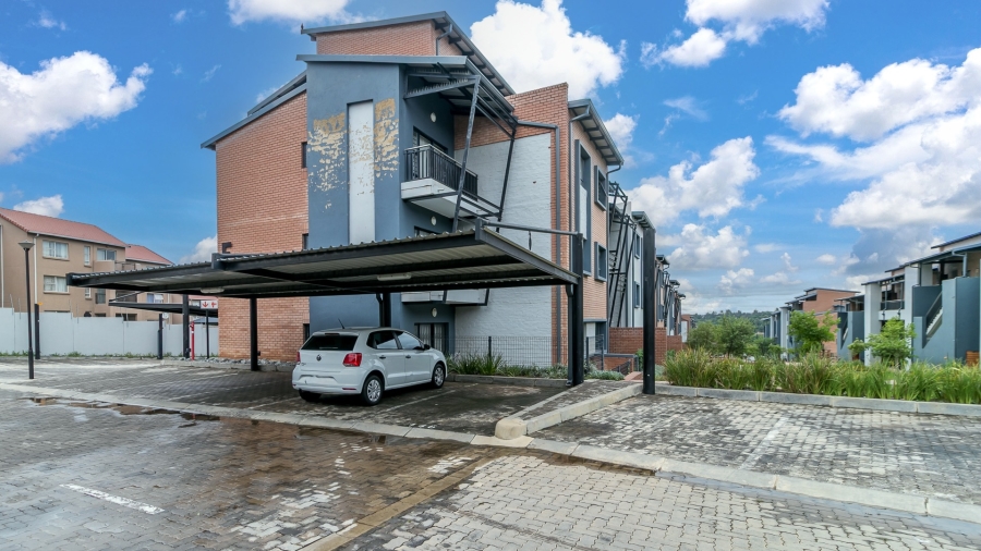 To Let 2 Bedroom Property for Rent in Vorna Valley Gauteng