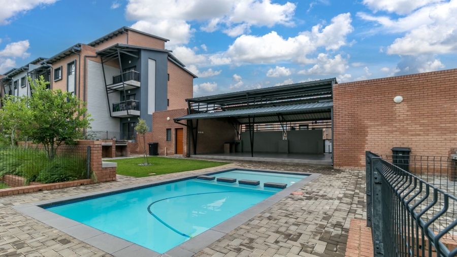 To Let 2 Bedroom Property for Rent in Vorna Valley Gauteng