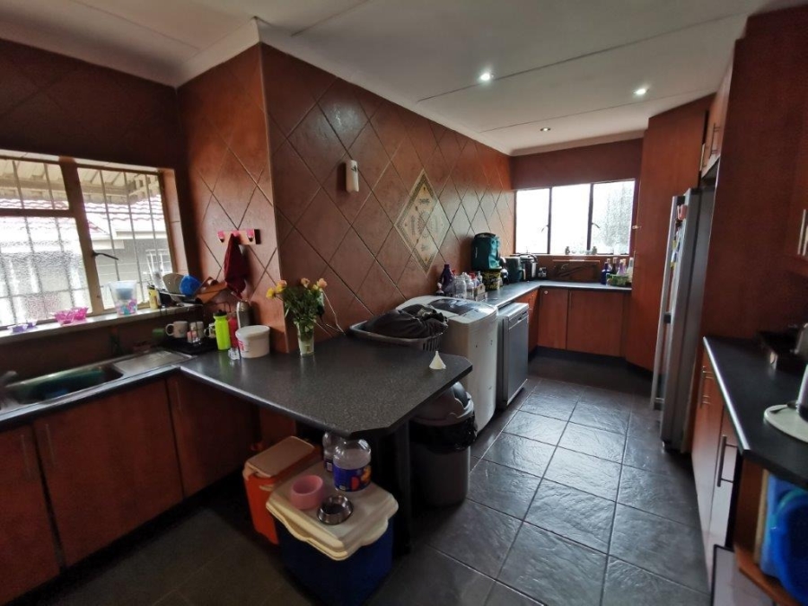 4 Bedroom Property for Sale in Verwoerdpark Gauteng