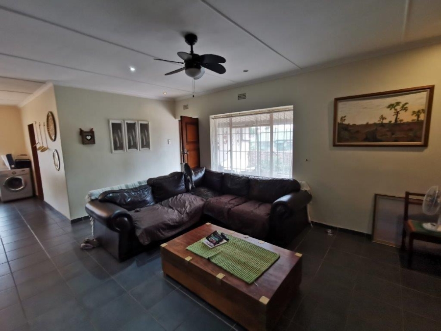 4 Bedroom Property for Sale in Verwoerdpark Gauteng