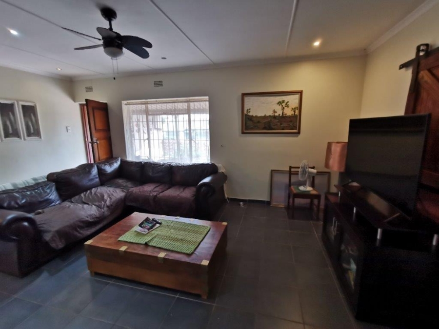 4 Bedroom Property for Sale in Verwoerdpark Gauteng