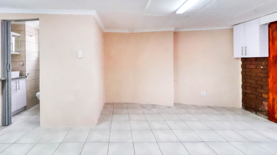 To Let 0 Bedroom Property for Rent in Lonehill Gauteng