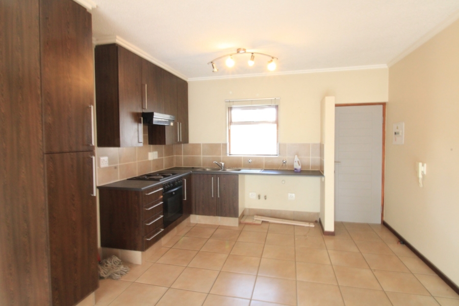 To Let 2 Bedroom Property for Rent in Lonehill Gauteng