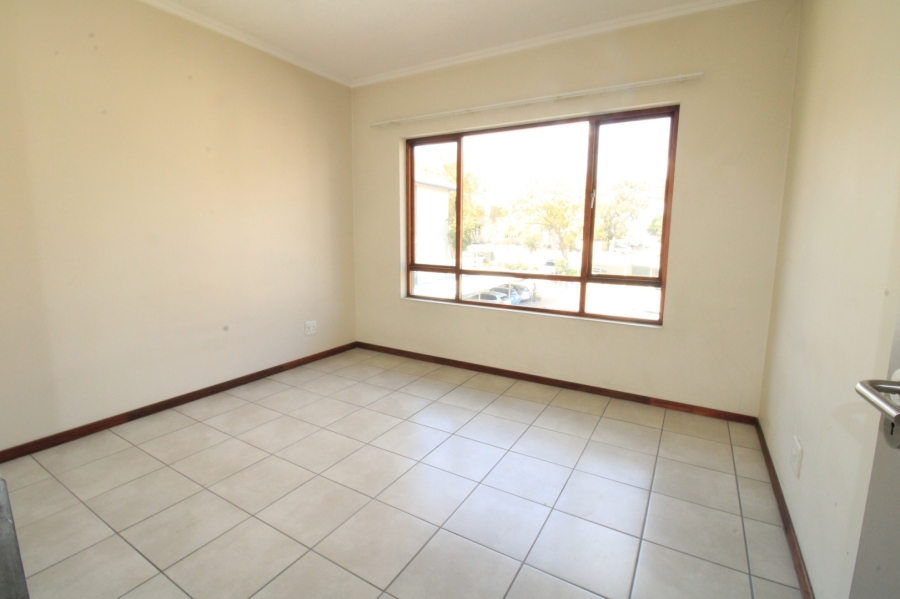 To Let 2 Bedroom Property for Rent in Lonehill Gauteng