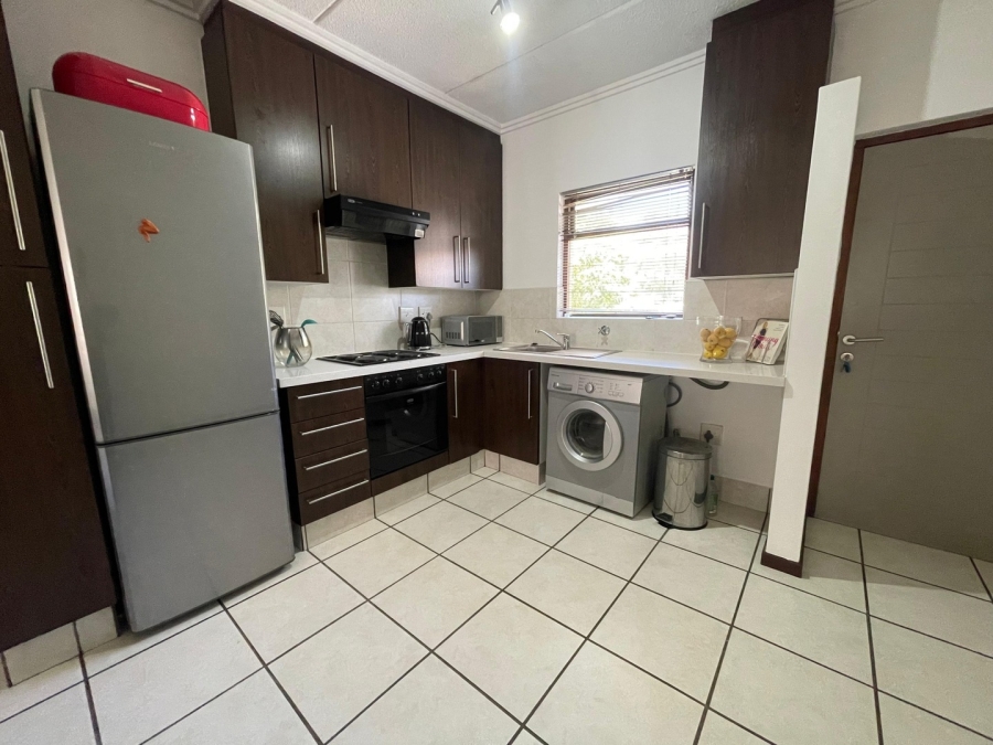 To Let 2 Bedroom Property for Rent in Lonehill Gauteng