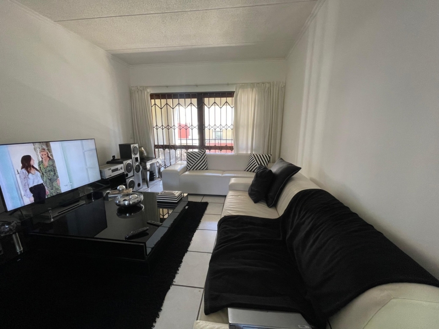 To Let 2 Bedroom Property for Rent in Lonehill Gauteng