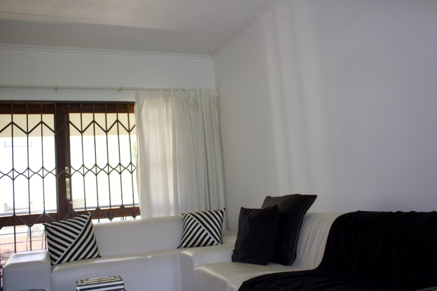 To Let 2 Bedroom Property for Rent in Lonehill Gauteng