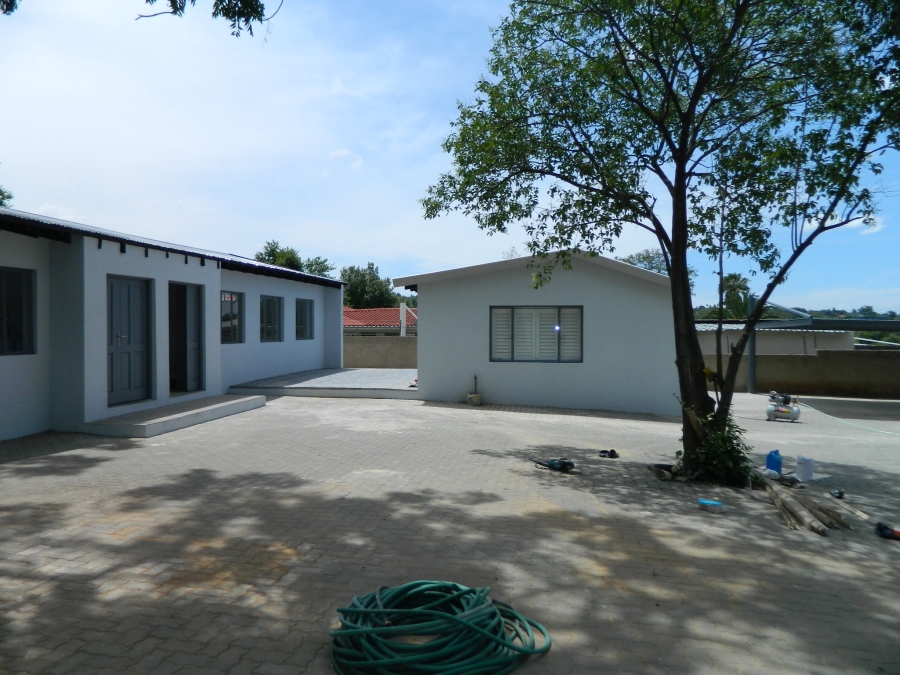 To Let commercial Property for Rent in Blairgowrie Gauteng