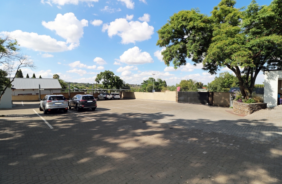 To Let commercial Property for Rent in Blairgowrie Gauteng