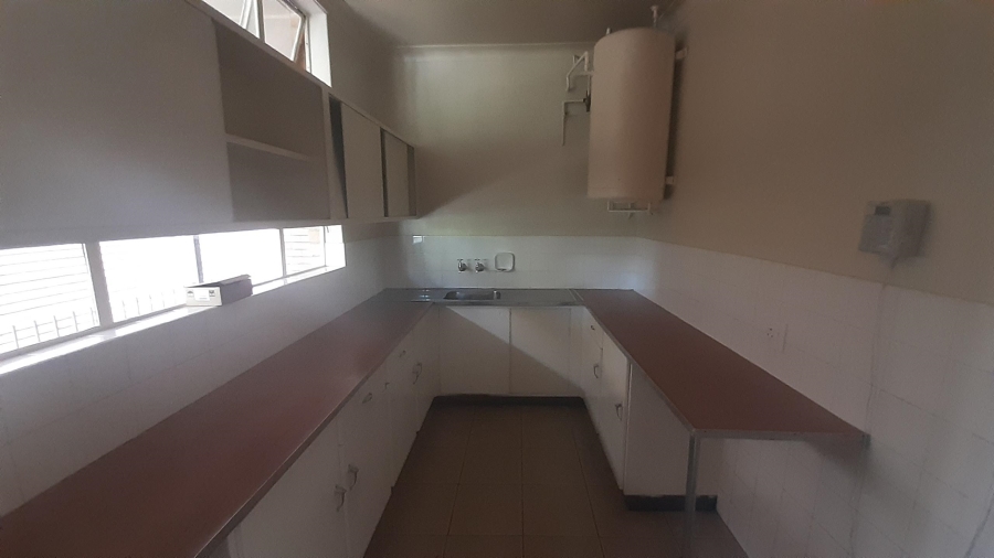 To Let 1 Bedroom Property for Rent in Randhart Gauteng