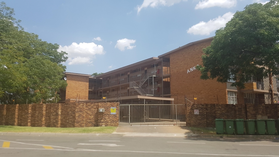 To Let 1 Bedroom Property for Rent in Randhart Gauteng