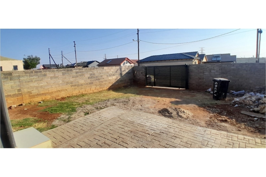 2 Bedroom Property for Sale in Bram Fischerville Gauteng