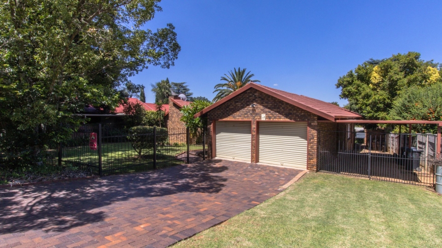 4 Bedroom Property for Sale in Elardus Park Gauteng