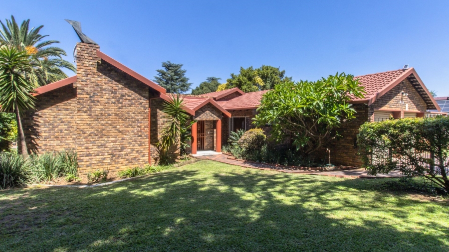 4 Bedroom Property for Sale in Elardus Park Gauteng