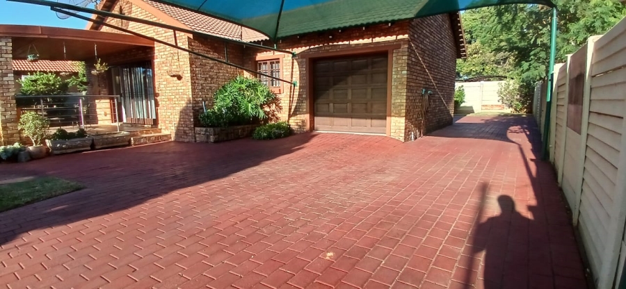 3 Bedroom Property for Sale in Rietfontein Gauteng