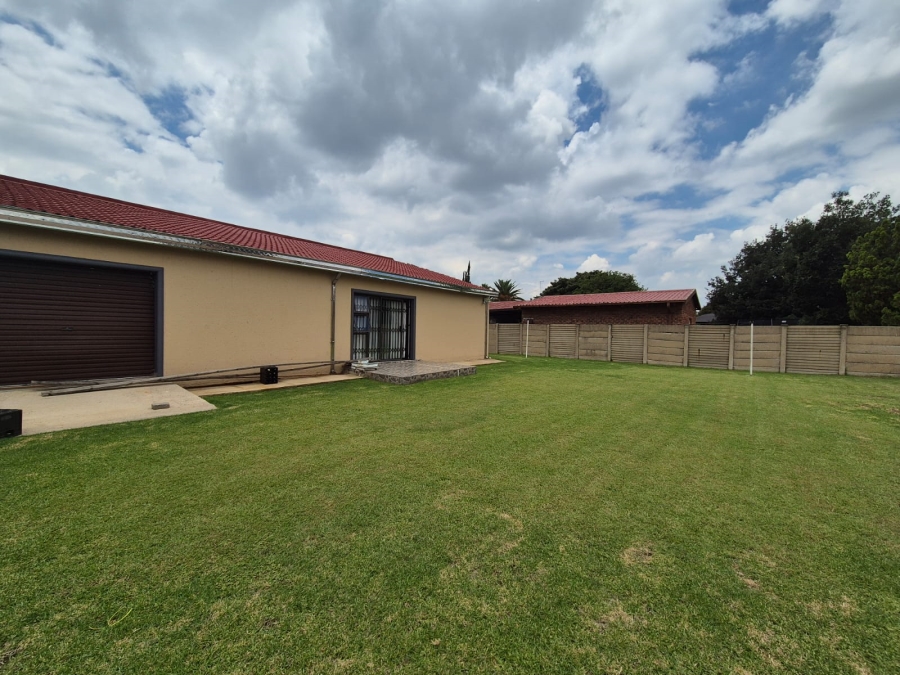 4 Bedroom Property for Sale in Sonland Park Gauteng