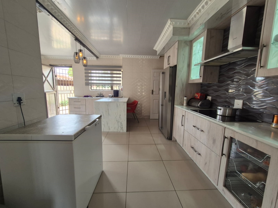 4 Bedroom Property for Sale in Sonland Park Gauteng