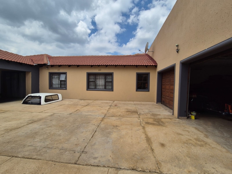 4 Bedroom Property for Sale in Sonland Park Gauteng