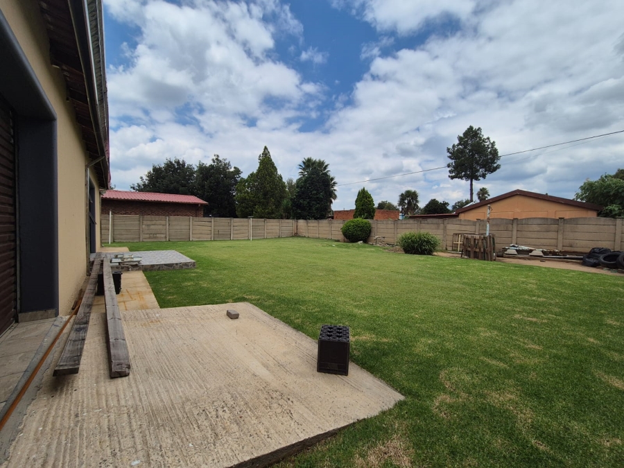 4 Bedroom Property for Sale in Sonland Park Gauteng