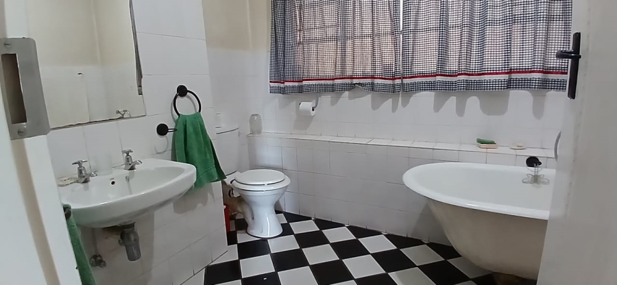 4 Bedroom Property for Sale in Kilner Park Gauteng