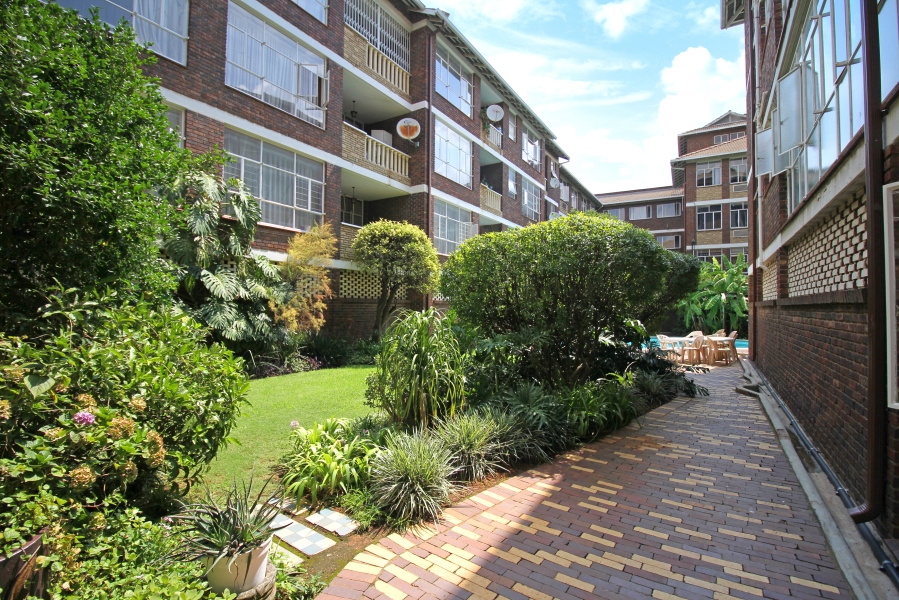 2 Bedroom Property for Sale in Highlands North Gauteng