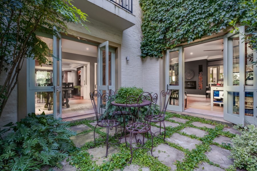 5 Bedroom Property for Sale in Bryanston Gauteng