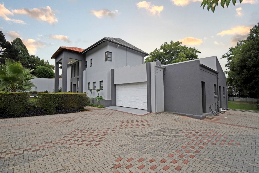 4 Bedroom Property for Sale in Bryanston Gauteng