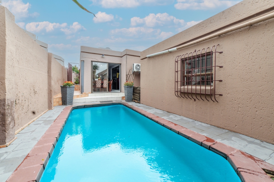 2 Bedroom Property for Sale in Halfway Gardens Gauteng