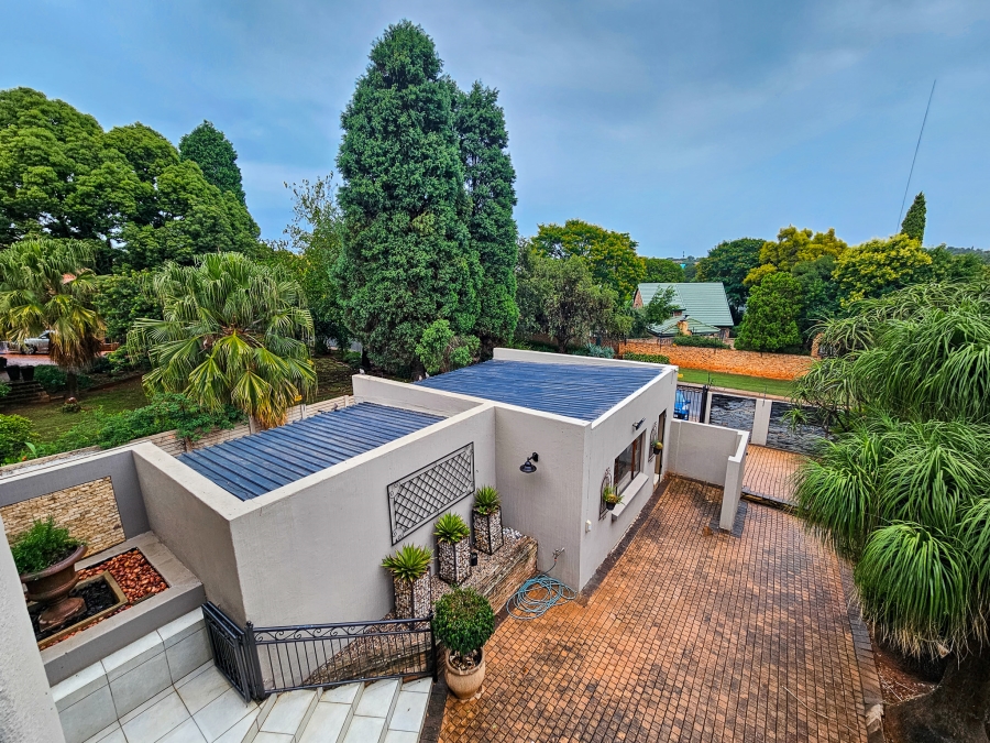 4 Bedroom Property for Sale in Faerie Glen Gauteng