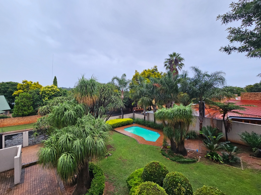 4 Bedroom Property for Sale in Faerie Glen Gauteng
