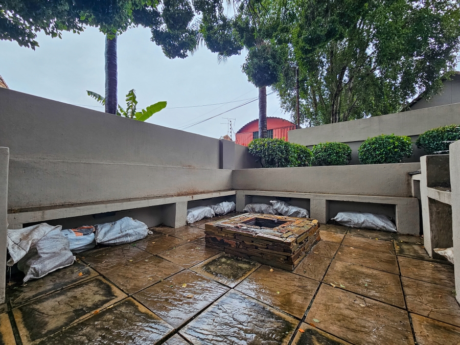 4 Bedroom Property for Sale in Faerie Glen Gauteng