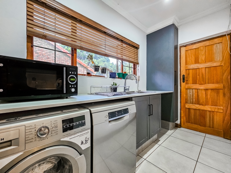4 Bedroom Property for Sale in Faerie Glen Gauteng