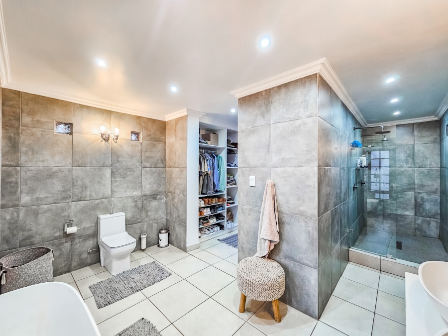 4 Bedroom Property for Sale in Faerie Glen Gauteng