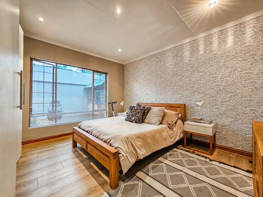 4 Bedroom Property for Sale in Faerie Glen Gauteng