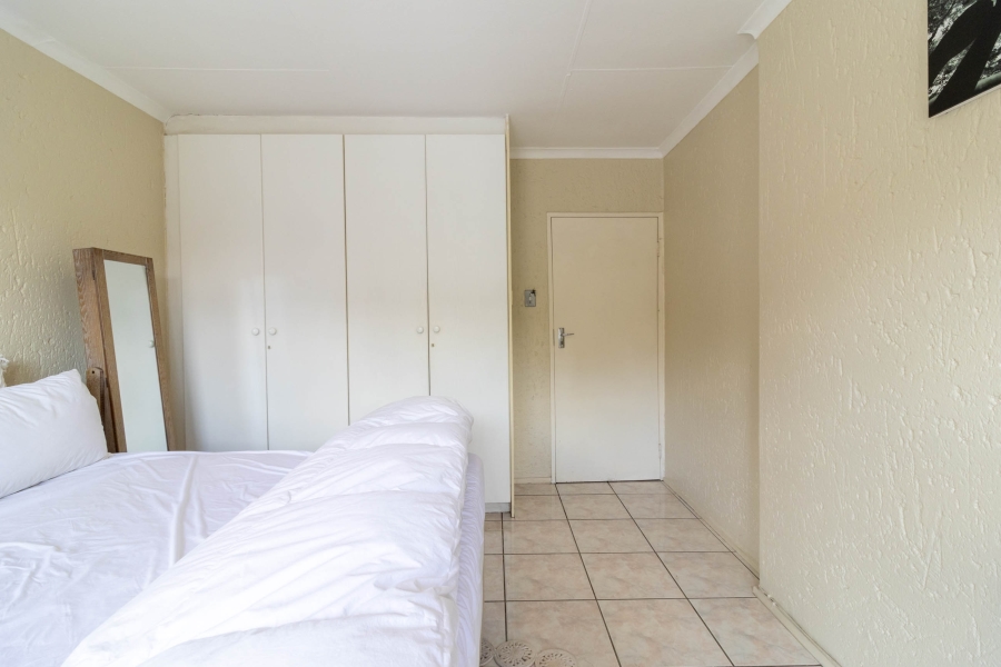 To Let 2 Bedroom Property for Rent in Mulbarton Gauteng