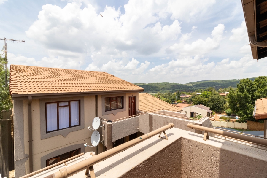 To Let 2 Bedroom Property for Rent in Mulbarton Gauteng