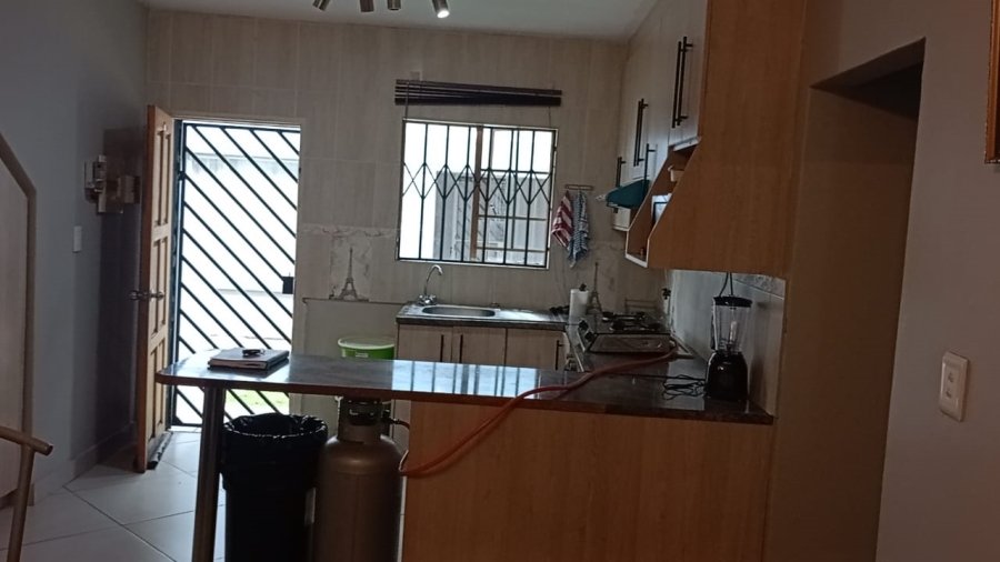 2 Bedroom Property for Sale in Crystal Park Gauteng