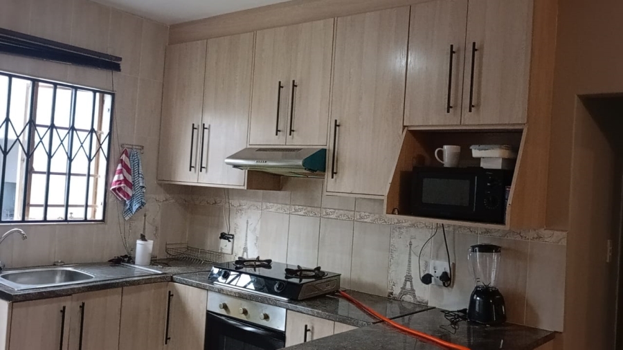 2 Bedroom Property for Sale in Crystal Park Gauteng