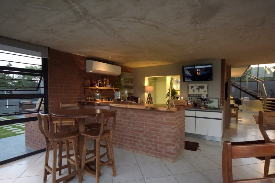 6 Bedroom Property for Sale in Chartwell Gauteng