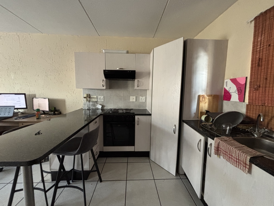 To Let 1 Bedroom Property for Rent in Ferndale Gauteng