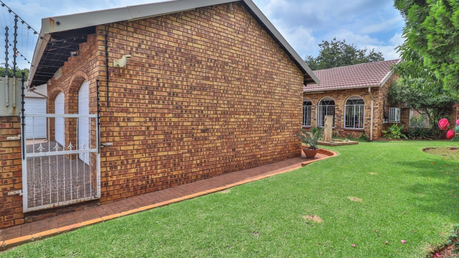 4 Bedroom Property for Sale in Dalpark Proper Gauteng