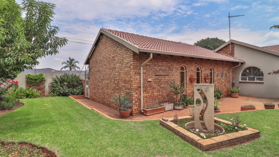 4 Bedroom Property for Sale in Dalpark Proper Gauteng