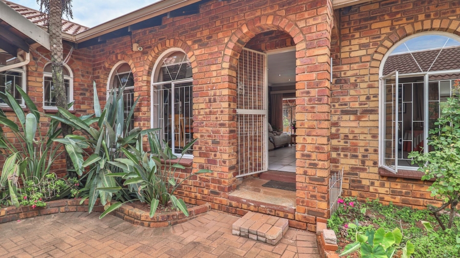 4 Bedroom Property for Sale in Dalpark Proper Gauteng