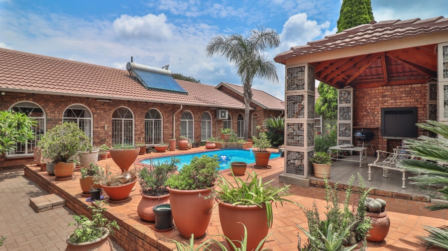 4 Bedroom Property for Sale in Dalpark Proper Gauteng