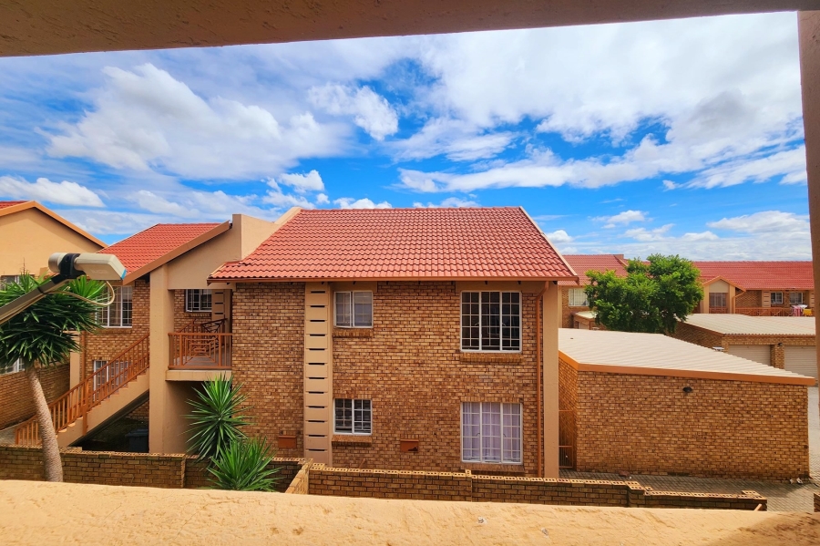 2 Bedroom Property for Sale in Amberfield Gauteng