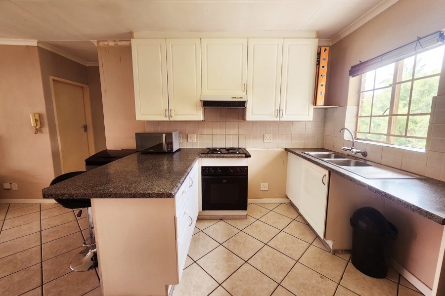 2 Bedroom Property for Sale in Amberfield Gauteng
