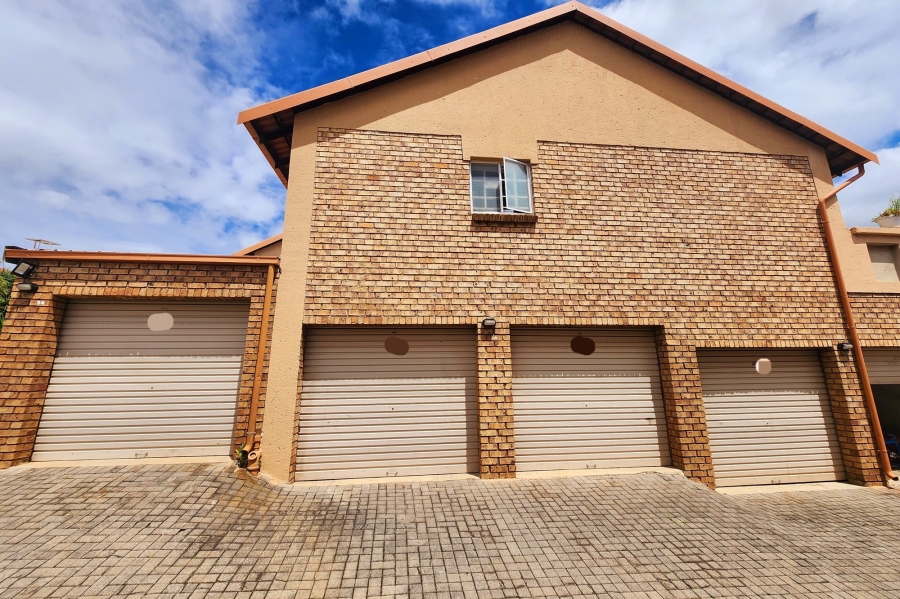 2 Bedroom Property for Sale in Amberfield Gauteng