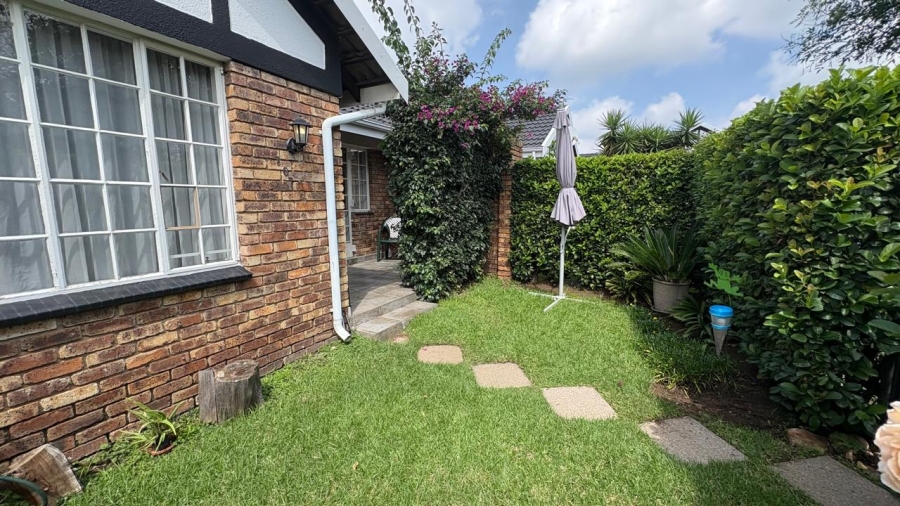 2 Bedroom Property for Sale in Beyers Park Gauteng