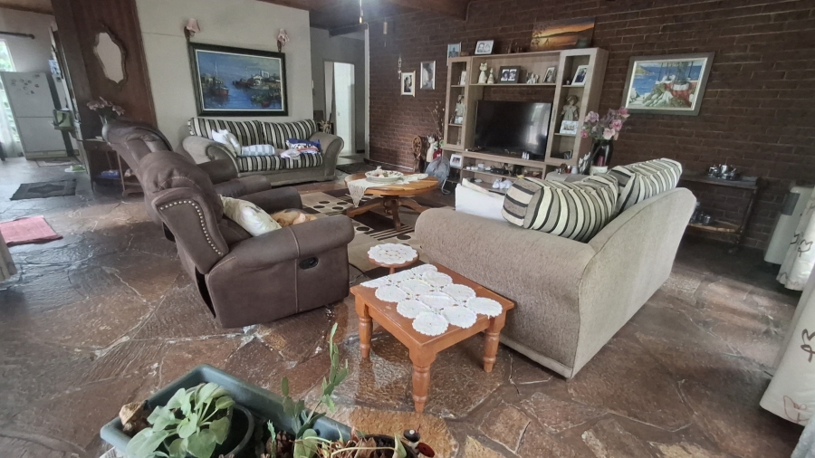 6 Bedroom Property for Sale in Dorandia Gauteng