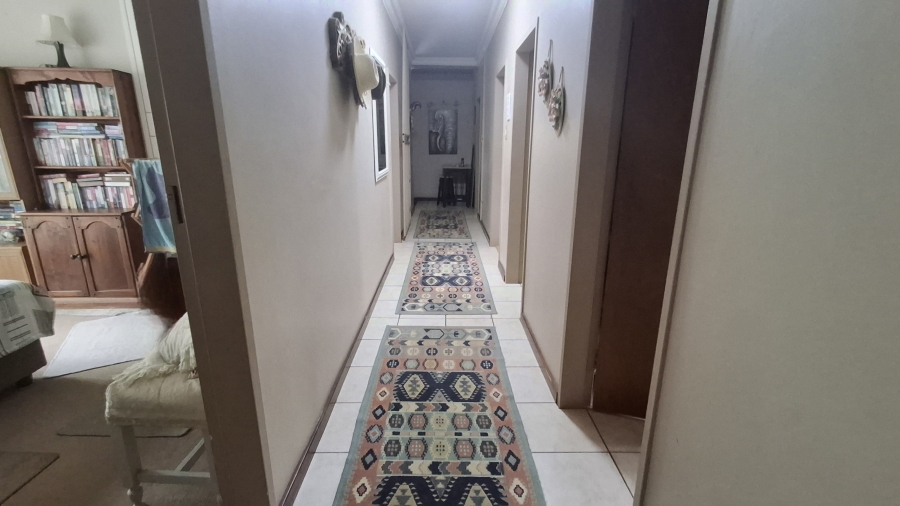 6 Bedroom Property for Sale in Dorandia Gauteng